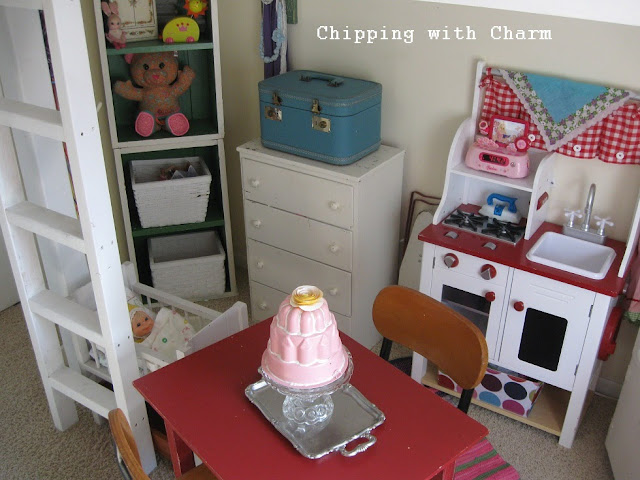 Chipping with Charm:  Lofted Cottage Bed...http://www.chippingwithcharm.blogspot.com/