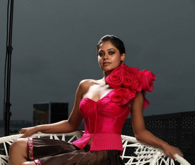 Telugu Actress Bindu Madhavi Hot Photoshoot unseen pics