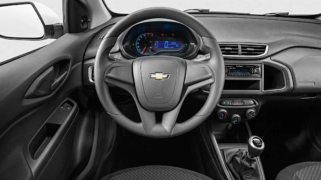 GM Onix LT 2017 - interior