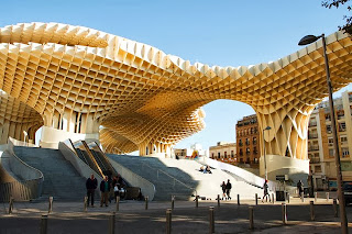 Bangunan Unik Dari Bahan Kayu Metropol Parasol