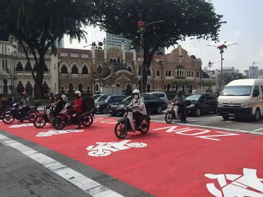 zon khas motosikal lampu trafik