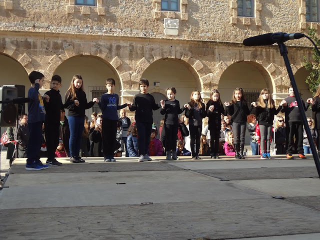 Άρωμα παράδοσης σκόρπισαν στο Ναύπλιο τα παιδιά του Εργαστηρίου Ελληνικού Χορού