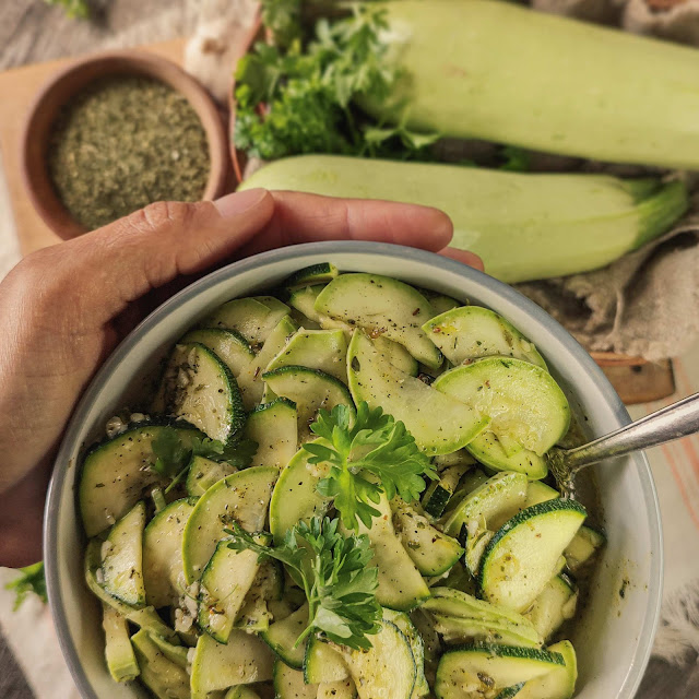 pickled zucchini, green zucchini pasta, healthy cuisine, eco food, vegan foodzdorovaya-eda, poleznaya-eda, organicheskij-salat, syroedcheskaya-kuhnya