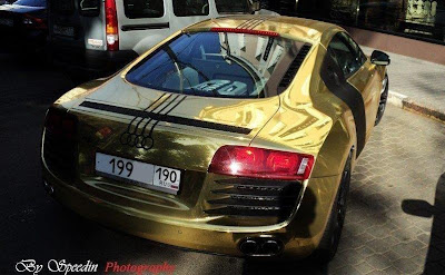 Audi R8 Golden version