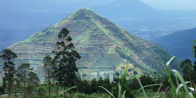 Fenomena Piramida Garut di Indonesia