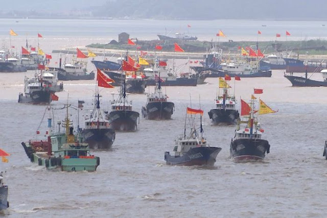 The Zhoushan fleet heading out to sea at the beginning of the fishing season