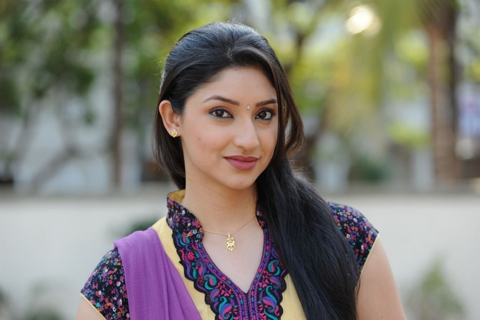 Actress TanviVyas Latest Images