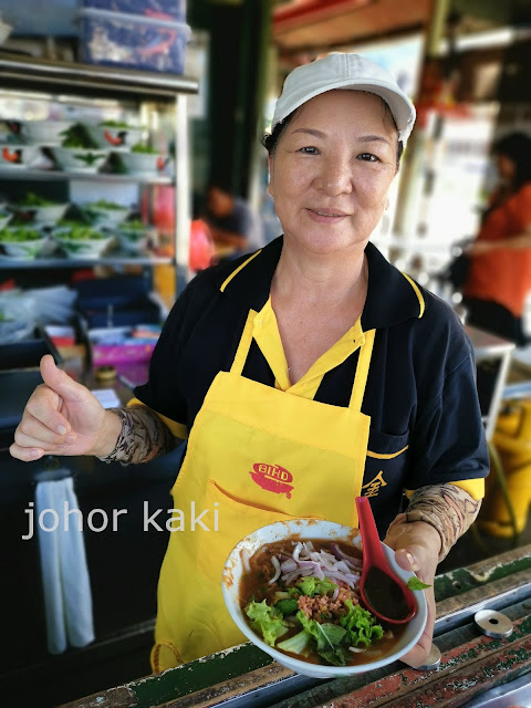 Kim Laksa in Nan Guang Coffee Shop in Balik Pulau, Penang 金叻沙