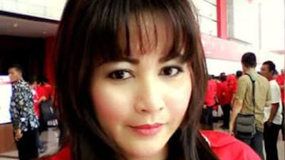 #Tangkap Dewi Tanjung Menggema, Akankah Polisi  Tangkap Mantan Pemain Sinetron Itu?