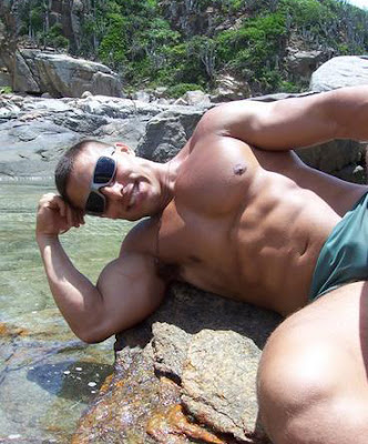 Swimpixx - pics of men in swimmwer: speedos, aussiebum, sungas, & nike. Brazilian homens nos sungas abraco sunga. Free photos of speedo men, hot gay men in speedos and aussiebum. Swimpixx blog for sexy speedos.