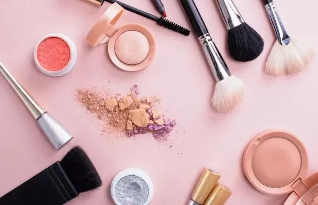 Talc- free Makeup and Instruments