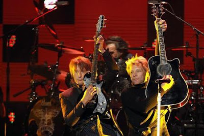 Bon Jovi guitarist Sambora leavesissues tour due to personal 