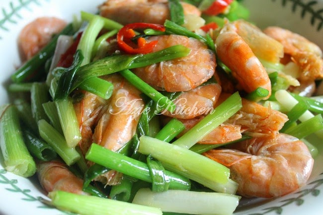 Udang Goreng Daun Bawang - Azie Kitchen