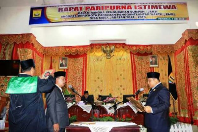 Life Iswar Resmi Dilantik Menggantikan Mardison Mahyuddin Sebagai Anggota DPRD Kota Pariaman