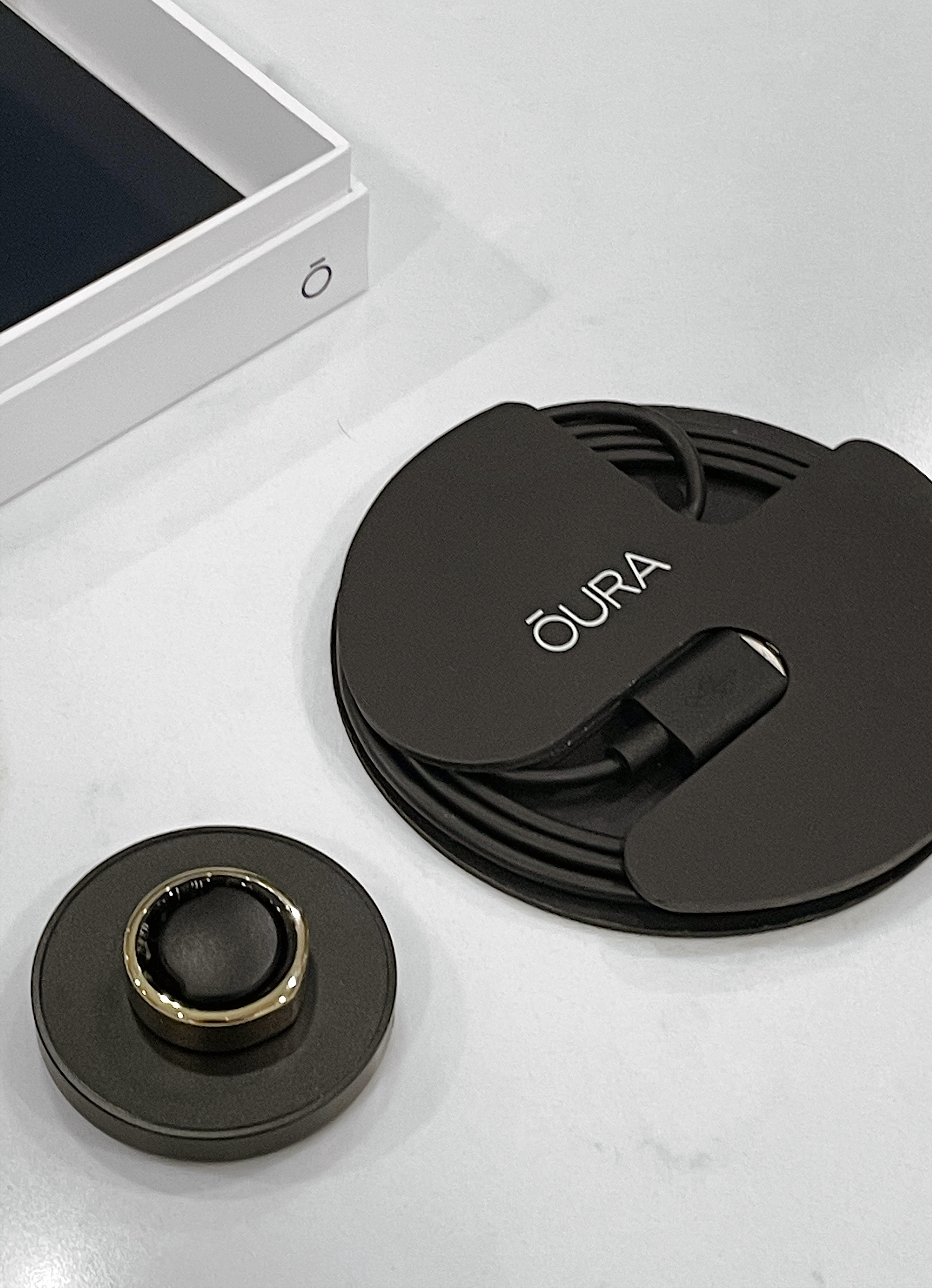 Oura-ring-charging-dock-unboxing-the-Kristen-diary-blog