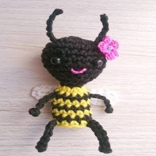 PATRON GRATIS MARIONETA DEDO ABEJA CROCHET