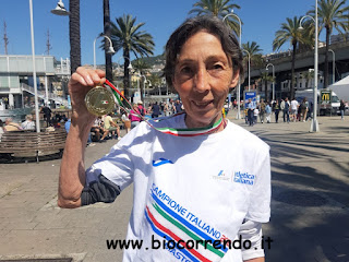 Record del mondo SF70 per Silvia Bolognesi a La Mezza di Genova! Podismo, corsa su strada, run, correre, running