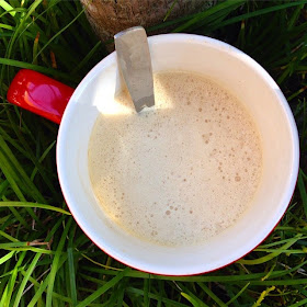 How to stop almond milk from splitting in coffee
