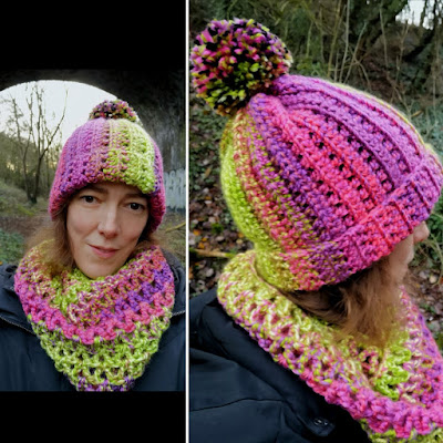 Picture of chunky ribbed crochet bobble hat and V stitch cowl set being modelled.