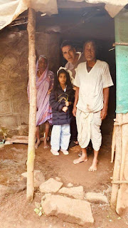 Akshay Kumar With His Daughter Going To Eat Gur-roti.