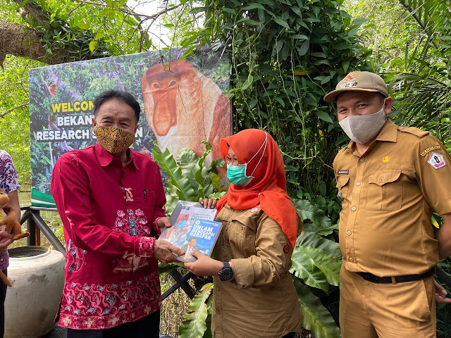 kunjungan anggota DPRD Kalteng ke stasiun riset bekantan