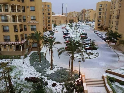 Turun Salju Di Arab