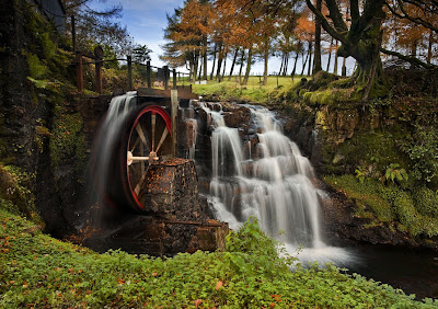 El molino de agua - The waterwheel