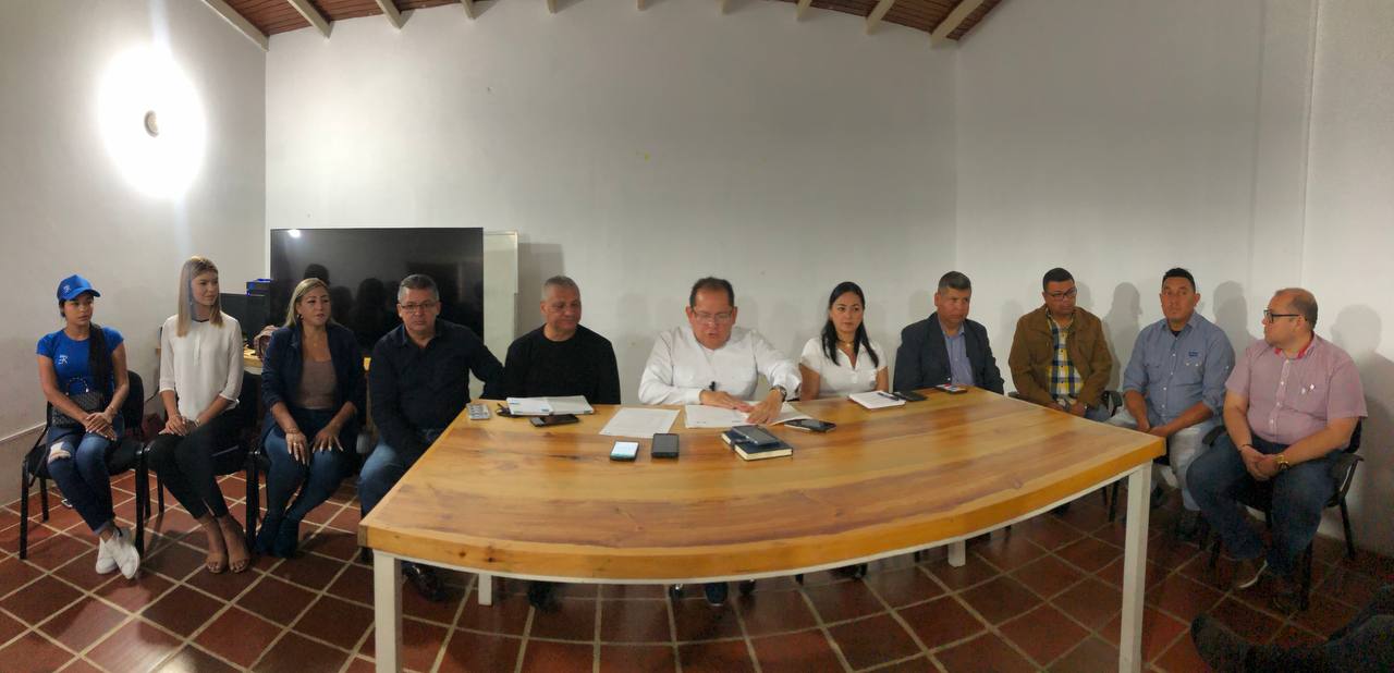 Alcalde Lisandro Segura presentó a los miembros de la junta de feria, FeriVigía 2023