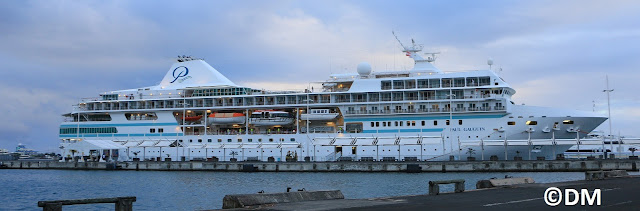 Photo du Paul Gauguin navire de croisière à Papeete Polynésie française