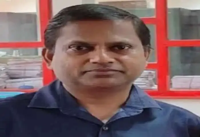 Post office employee found dead in postal superintendent office Kochi, Kochi, News, Found Dead, Investigation, Post office Employee, Missing, Police, Inquest, Dead Body, Kerala News