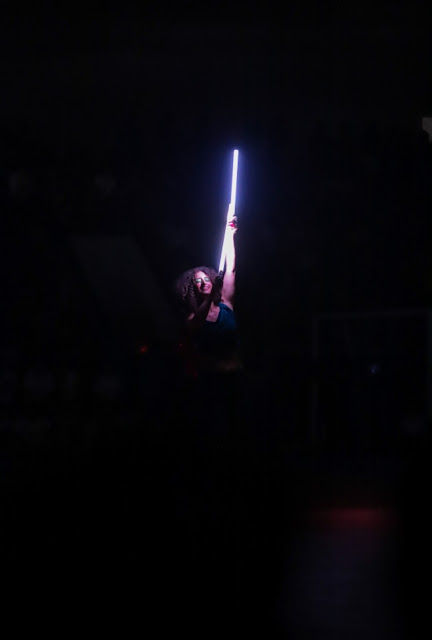 Artista Pixel Poi Malabares logo luzes abertura evento