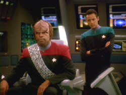 Bashir on Worf's shoulder like that always makes me laugh, very old school
