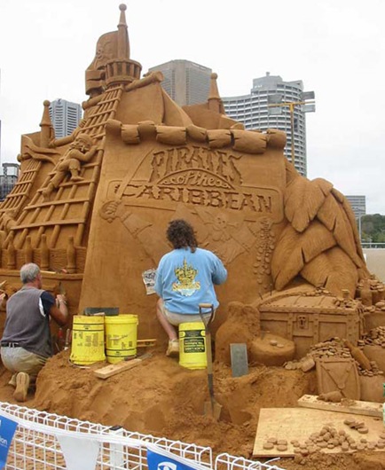 pirates-of-the-caribbean-sand-sculptures