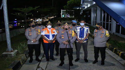 Kapolri Pantau Rekayasa Lalin di Tol Cikampek