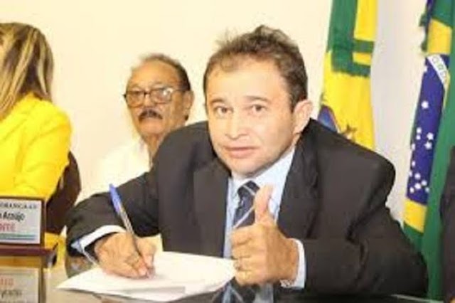 PORANGA:. APÓS DÁ UMA VOTAÇÃO VERGONHOSA AOS SEUS CANDIDATOS, PREFEITO DO  PT DEMITE ATÉ O CHEFE DE GABINETE DA PRÓPRIA PREFEITURA.