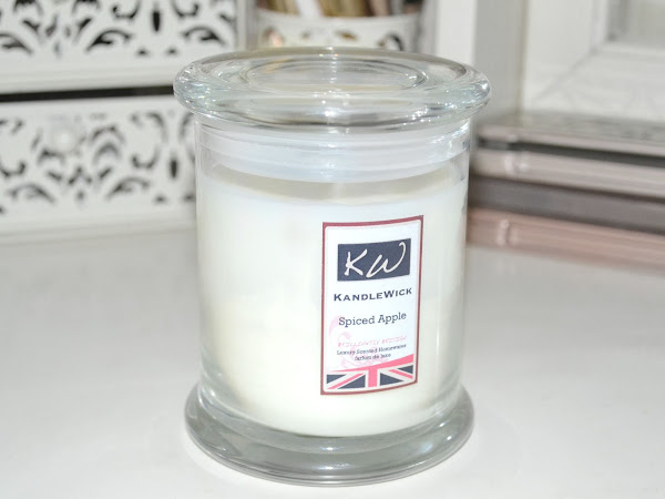 Kandlewick Spiced Apple Luxury Candle Review