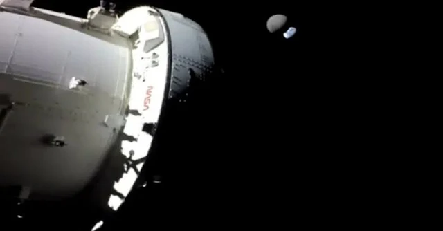 La nave Orión de la misión artemis I capta la tierra y la luna