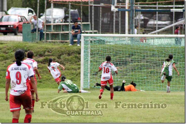 jugada de gol de martha hernandez reu