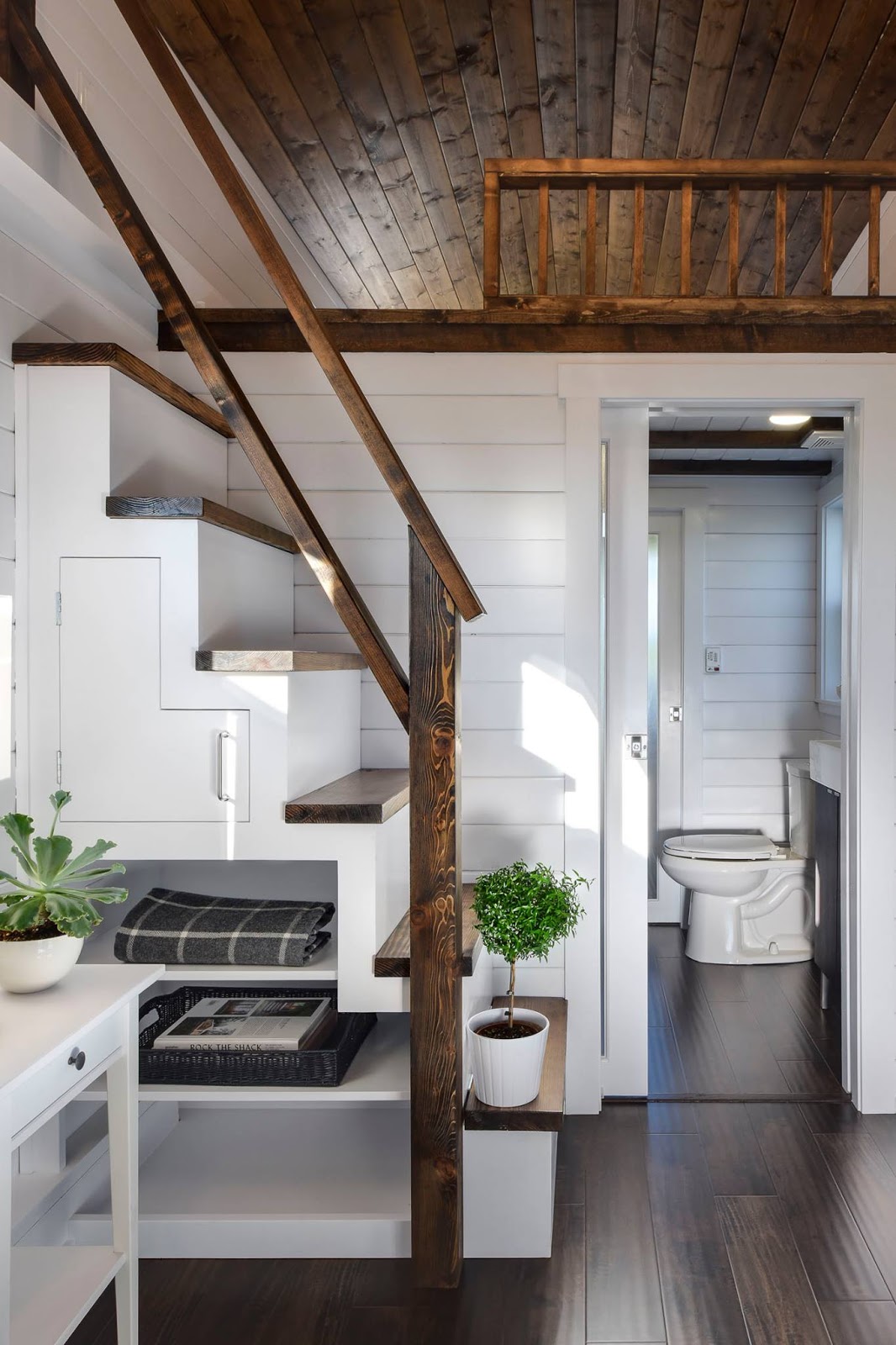 TINY HOUSE TOWN 34 Loft Edition From Mint Tiny House Company