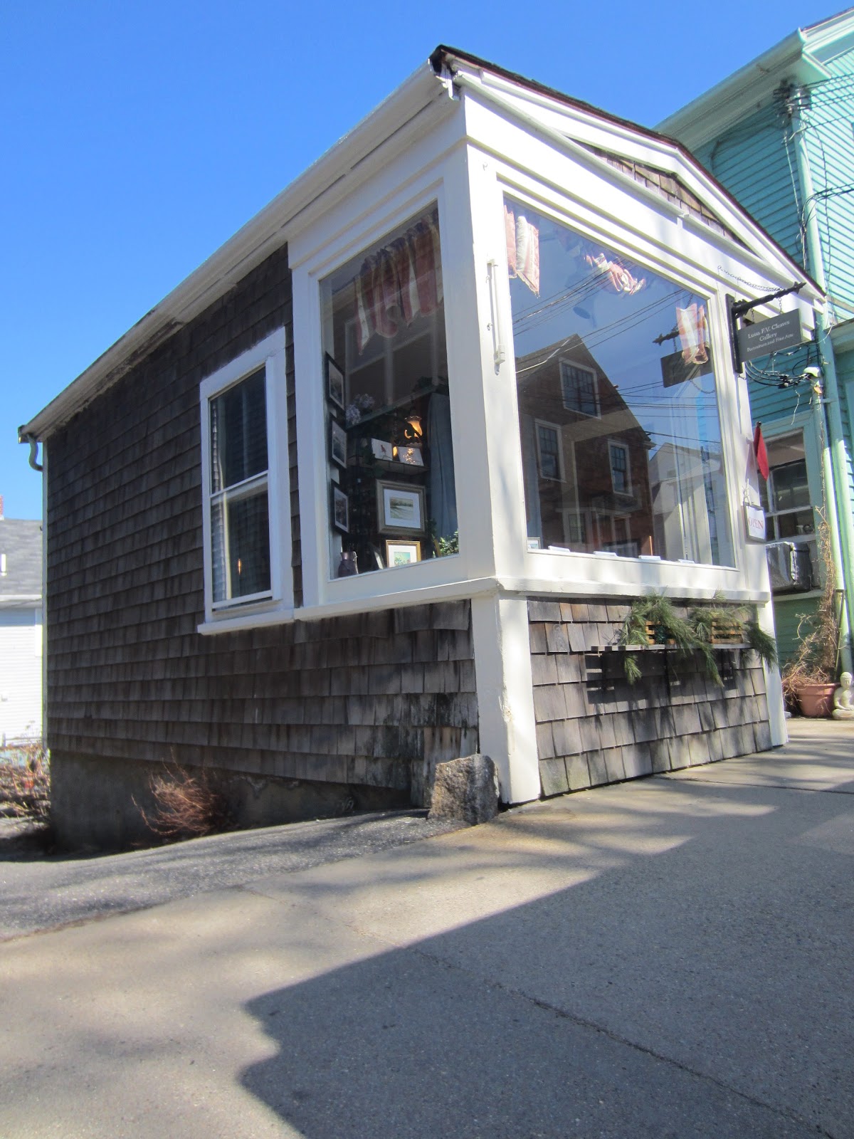 Relaxshacks com TEN really cool tiny houses in Rockport 