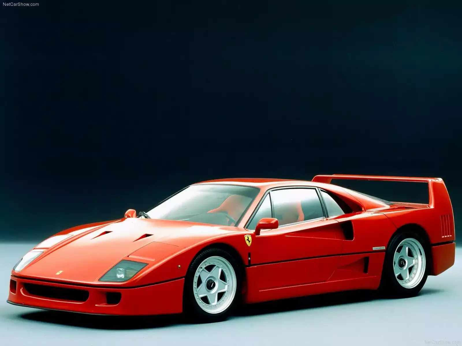 Hình ảnh siêu xe Ferrari F40 1987 & nội ngoại thất