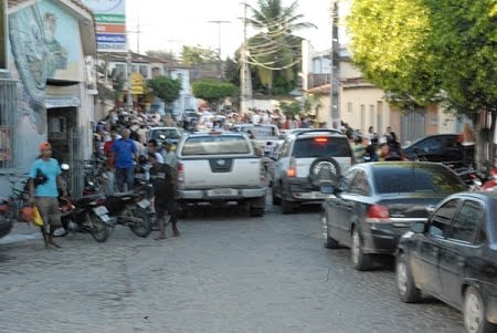 Momento do Sepultamento do Corpo do Policial e Candidato Jurandy Oliveira