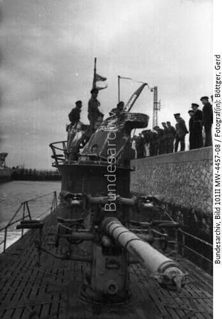 U-333 arrives in port on 26 May 1942 worldwartwo.filminspector.com