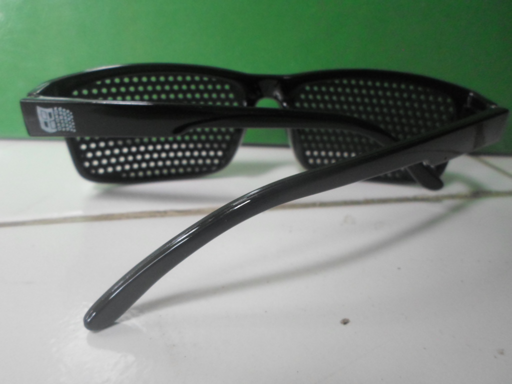 doltuku YOGYAKARTA Alat Terapi Mata  PINHOLE GLASSES 