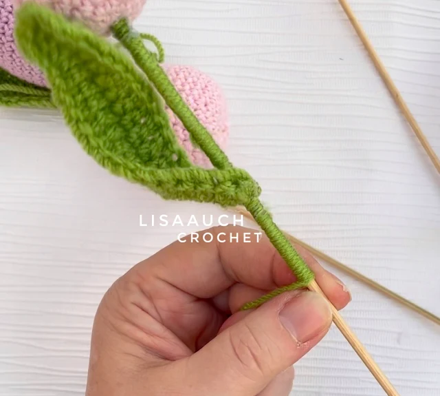 free crochet tulip pattern- EASY crochet flower pattern