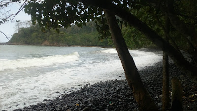 Pantai Batu Banyuwangi