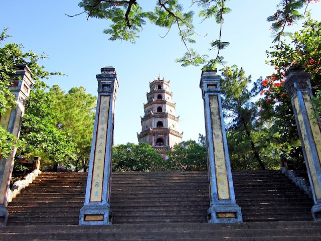 Guide to your one day fulfilled trip in Hue 2