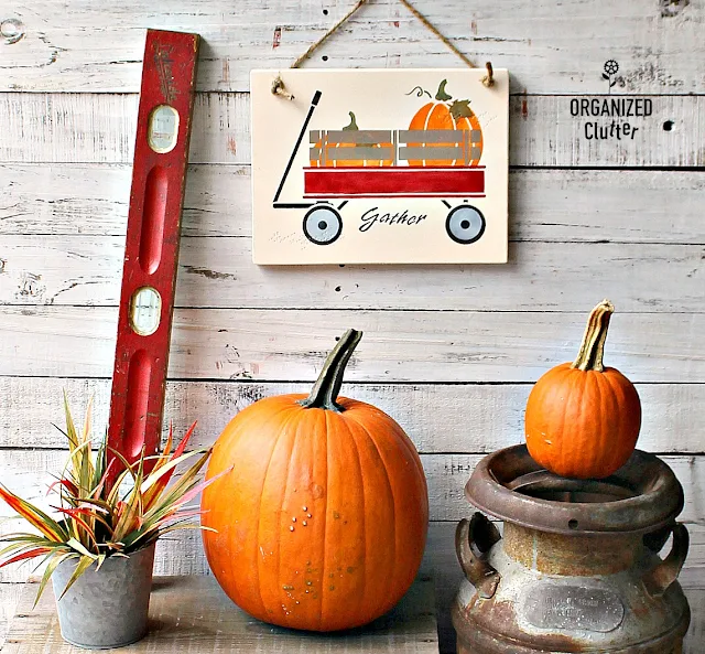 DIY Fall Wall Decor With Old Sign Stencils #oldsignstencils #fallDIY #falldecor #stencil