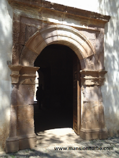 Puerta en el ExConvento de Tzintzunzan