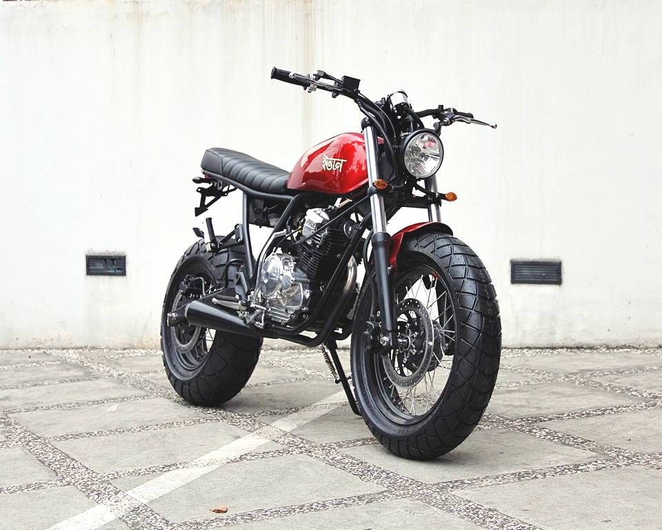 Racing Cafè: Yamaha Scorpio "The Red Tracker" by Studio Motor